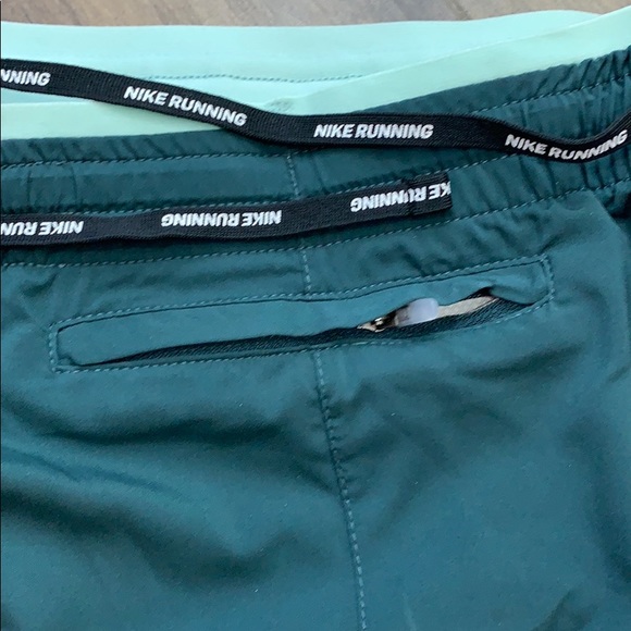 NIKE RUNNING DRI-FIT WMNS athletic shorts - Picture 6 of 9